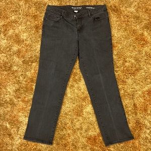 Sonoma Life + Style Women’s Petite Mid Rise Straight Black Jeans 14p
